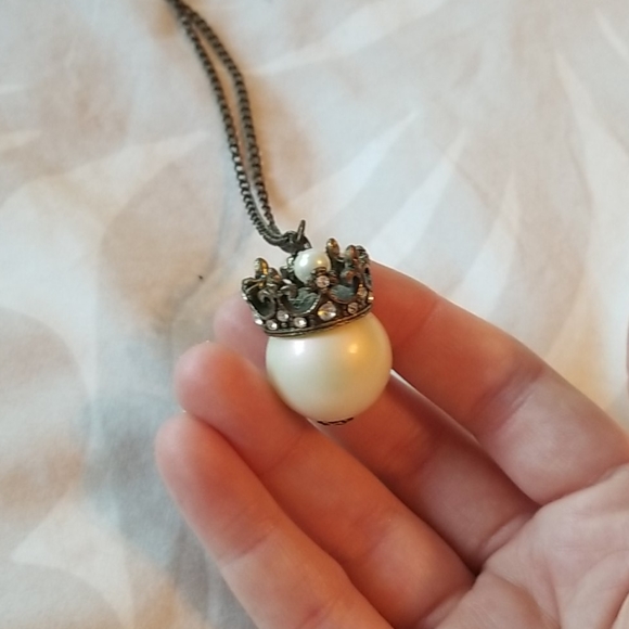 Crown Necklace - Picture 4 of 5